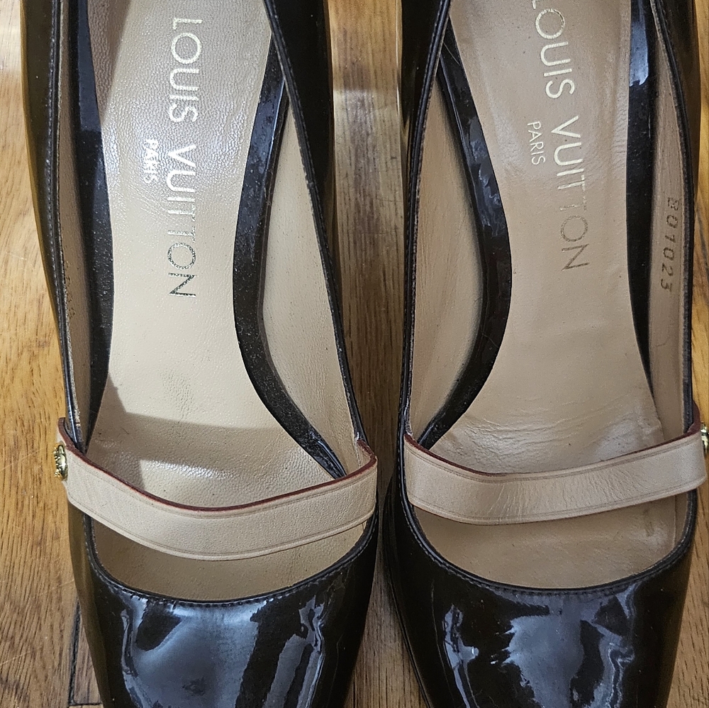 AUTHENTIC Louis Vuitton brown patent leather heels👠 - Picture 5 of 6